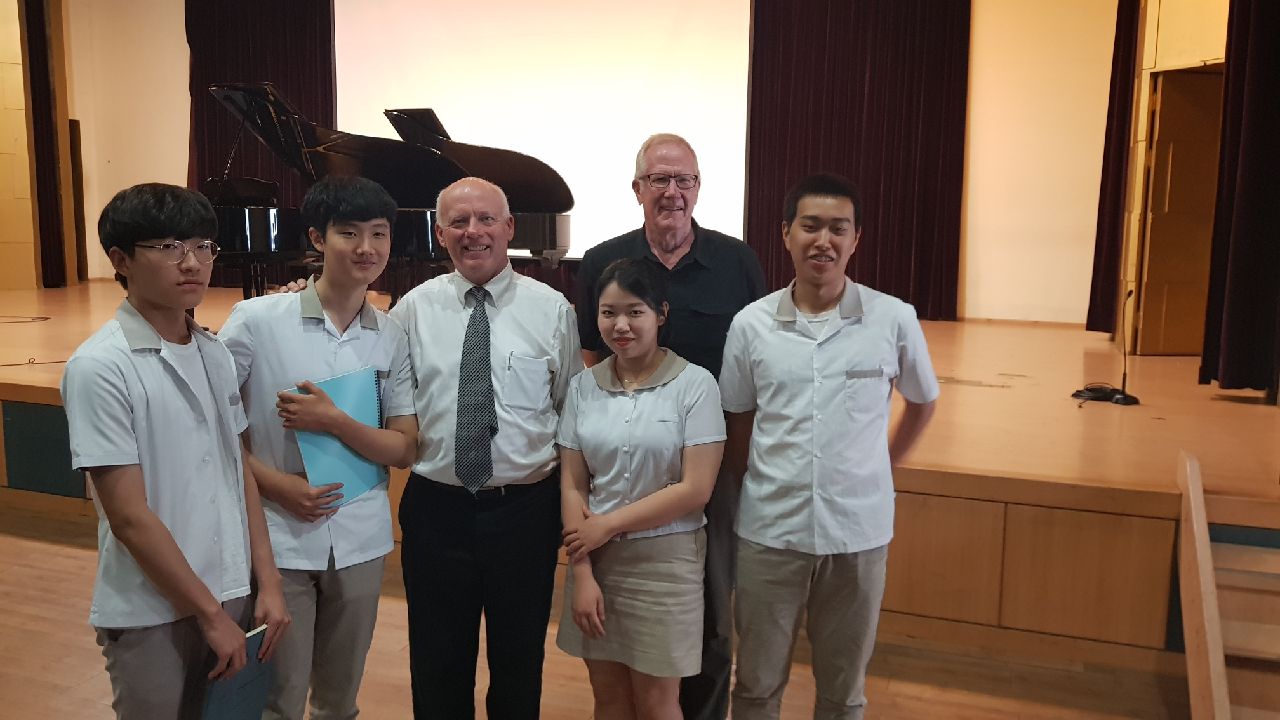 �����԰� �л���