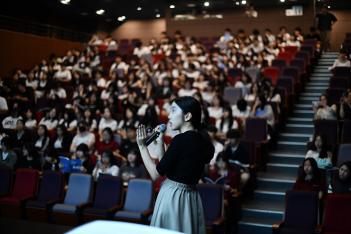 ȫ�ʹ��б� ���м���ȸ ÷���̹���